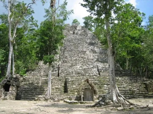 Nota sobre Zona arqueológica de Cobá, Quintana Roo