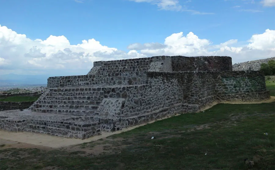 Nota sobre Zona arqueológica de Tlachihualtepetl, Puebla