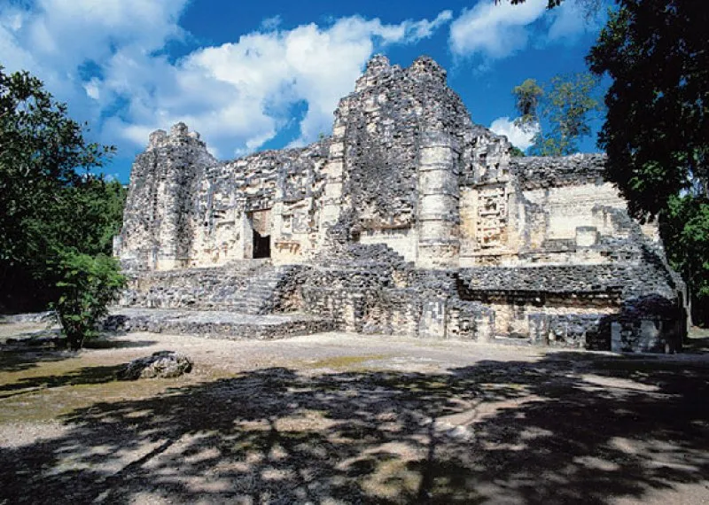 Nota sobre Zona arqueológica de Tingambato, Michoacán