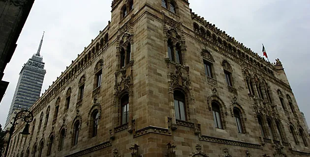 Nota sobre Fachadas del Palacio de Bellas Artes