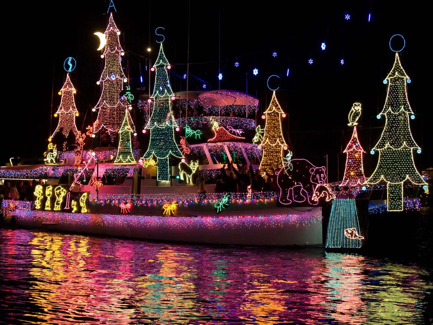 Nota sobre El bellísimo desfile de Barcos Navideños en Ensenada