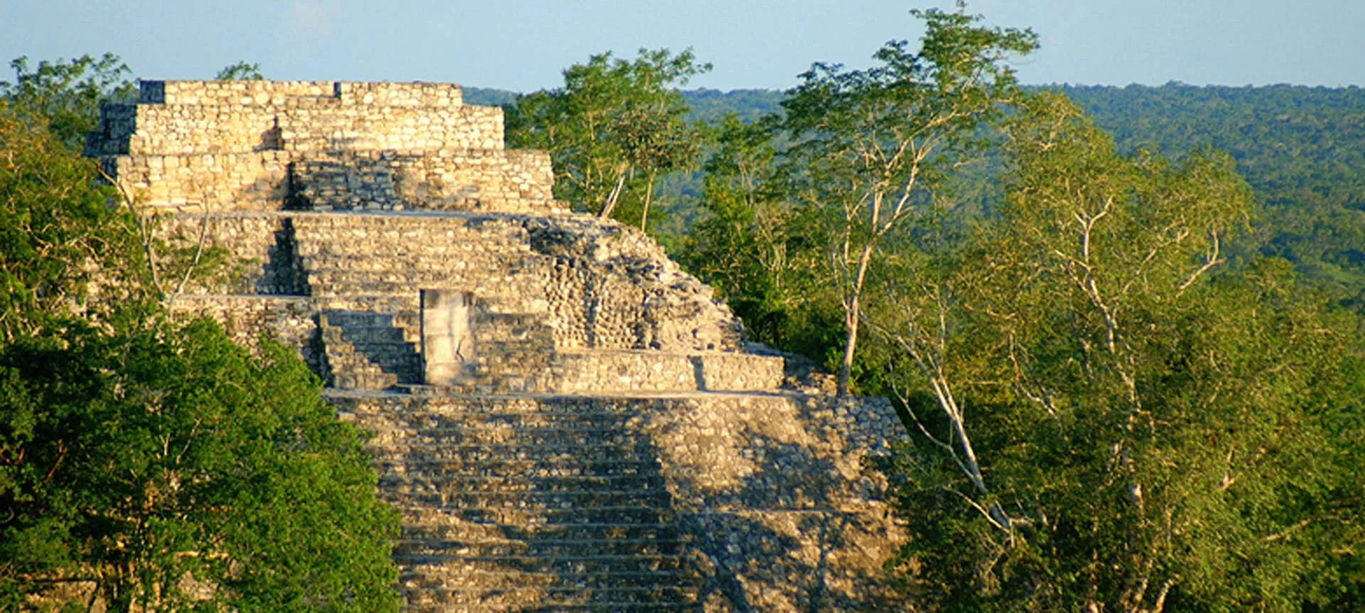 Nota sobre Explora como experto la Zona arqueológica de Calakmul