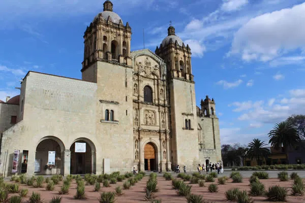 Nota sobre El hermoso Convento de Santo Domingo de Guzmán