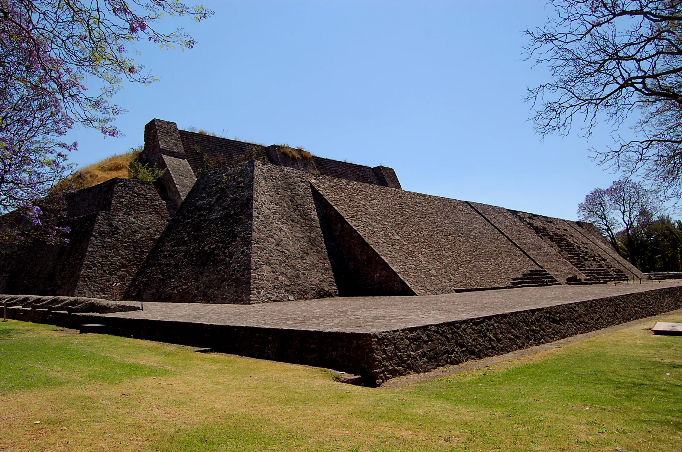 Nota sobre El impresionante sitio arqueológico de Huamango