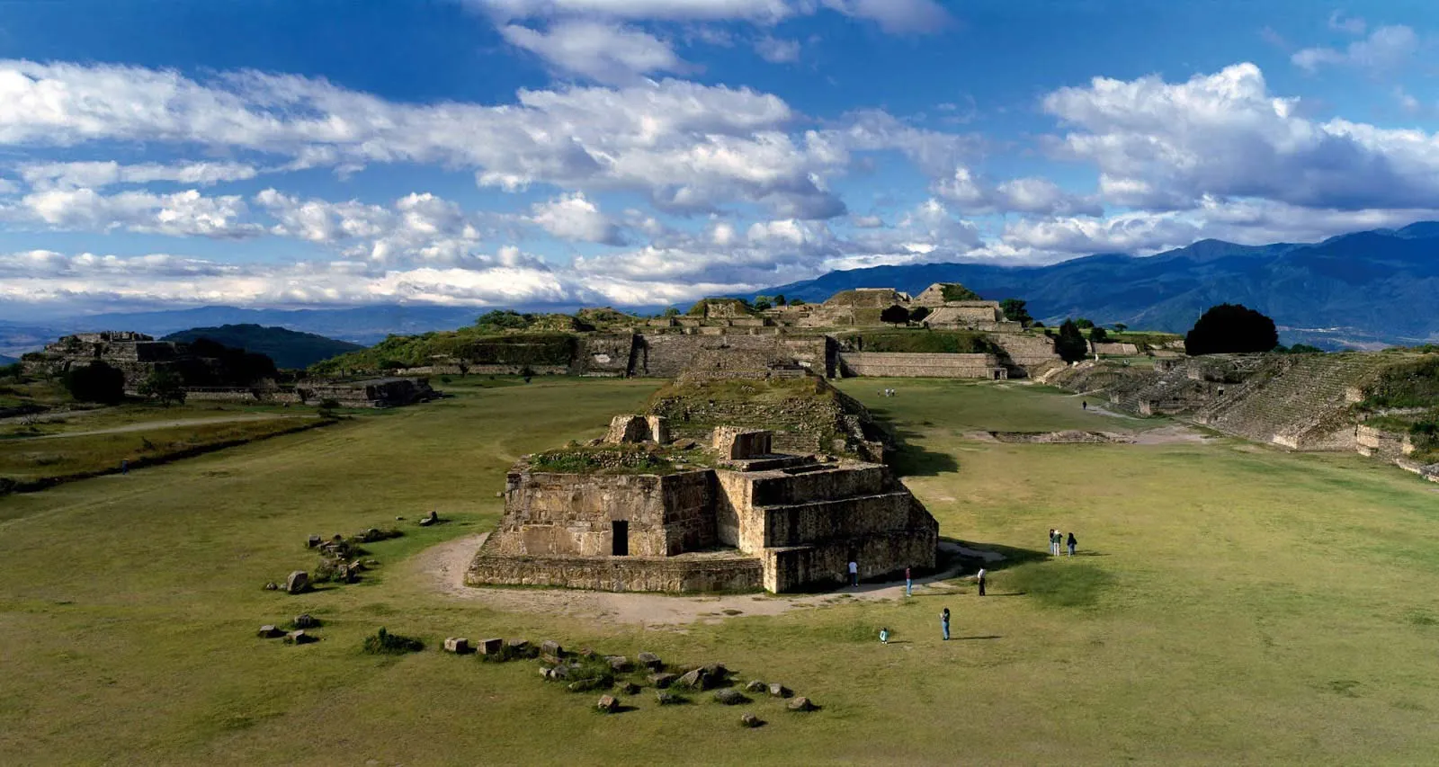 Nota sobre Conoce Aztlán, Tollán y otras ciudades fantásticas del México Antiguo