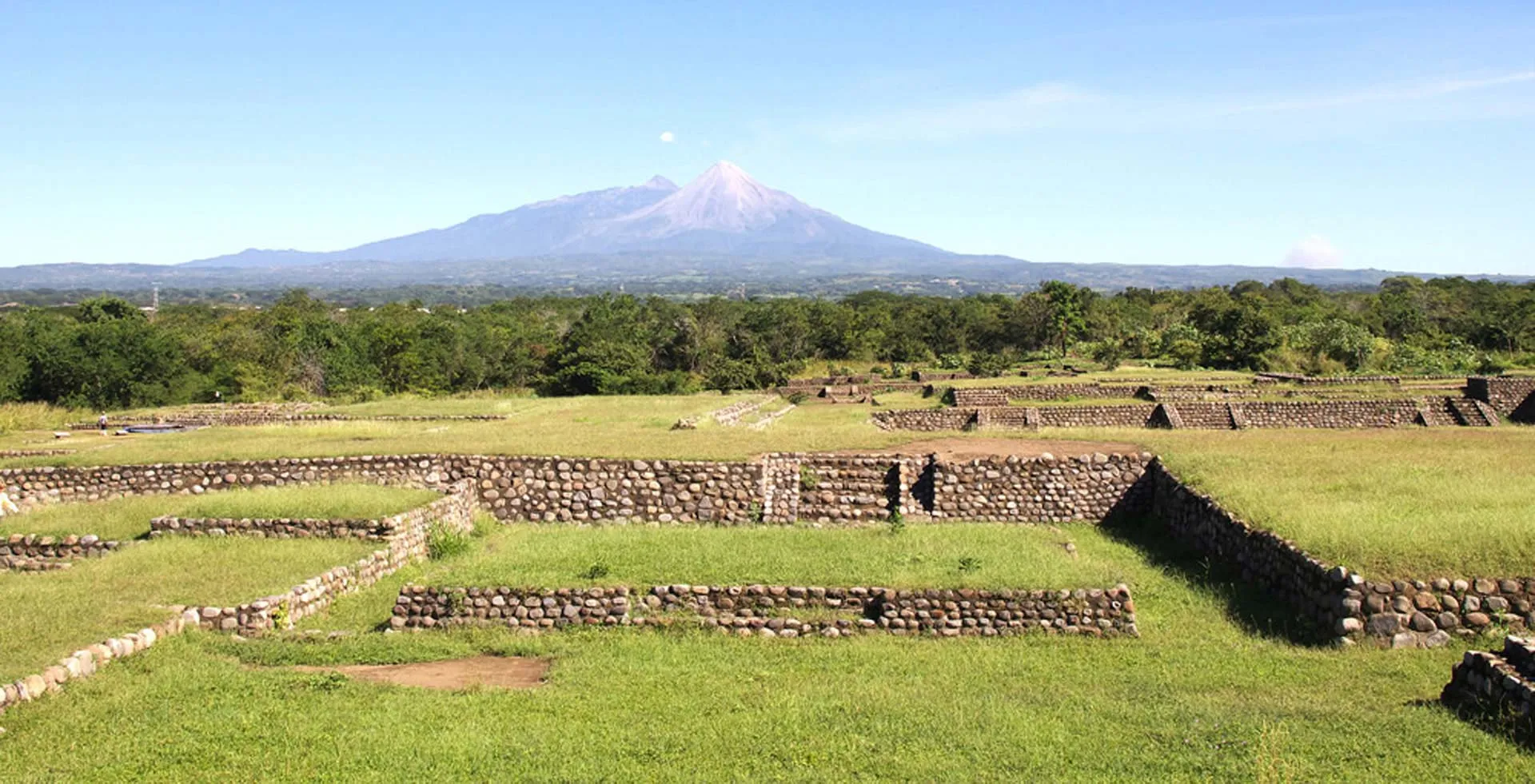 Nota sobre La Campana,sitio arqueológico en Colima