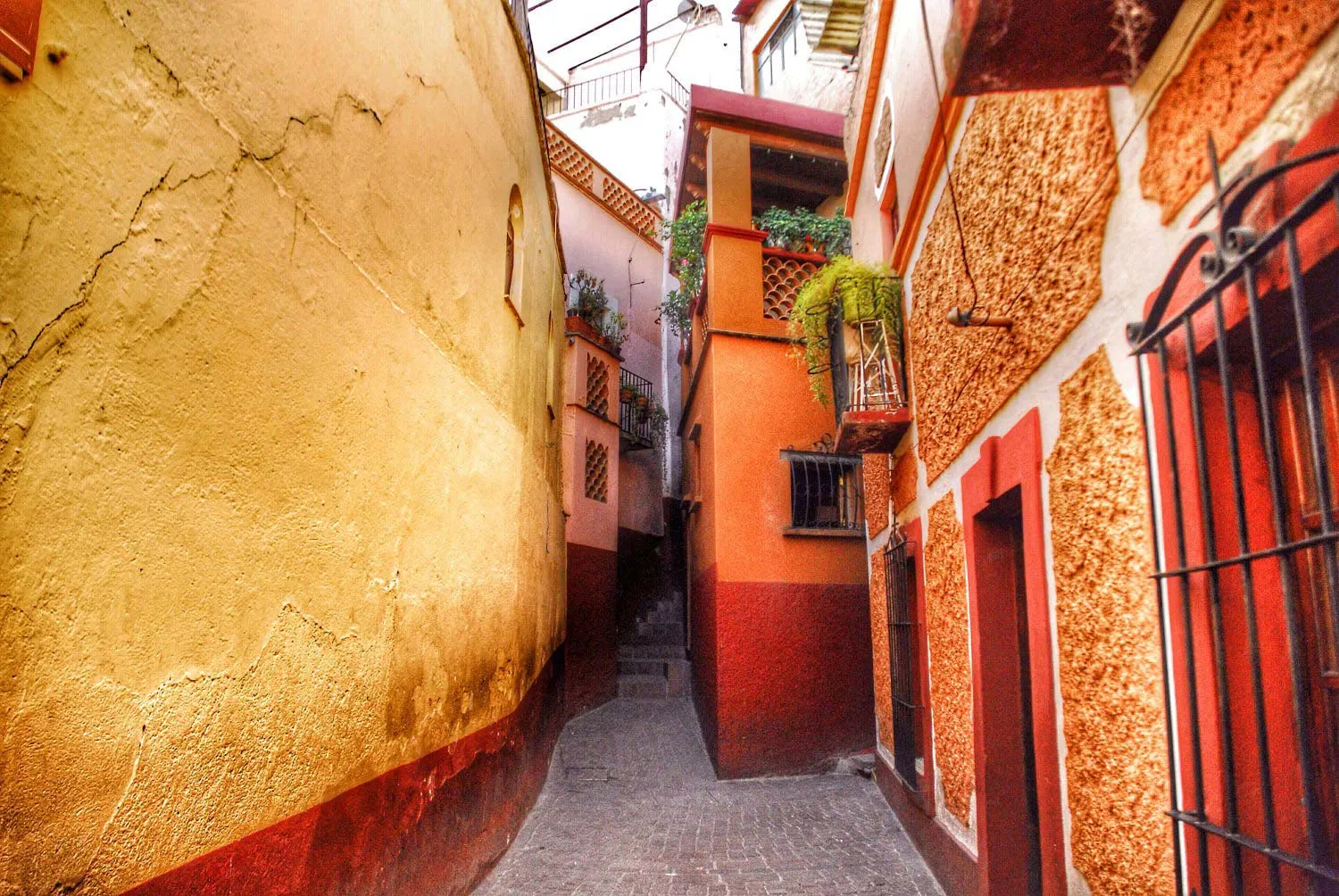 Nota sobre El callejón del beso, historia de amor en Guanajuato