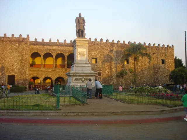 Nota sobre Los antiguos edificios de Morelos