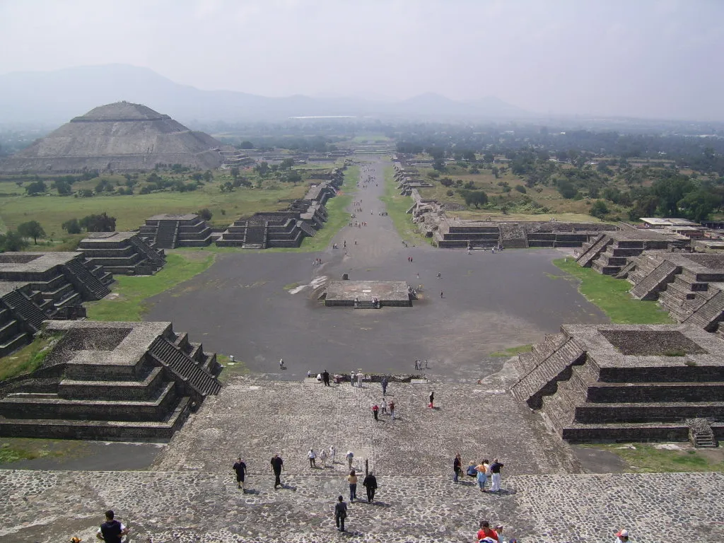 Nota sobre Escápate a las zonas arqueológicas de Teotihuacan y Malinalco