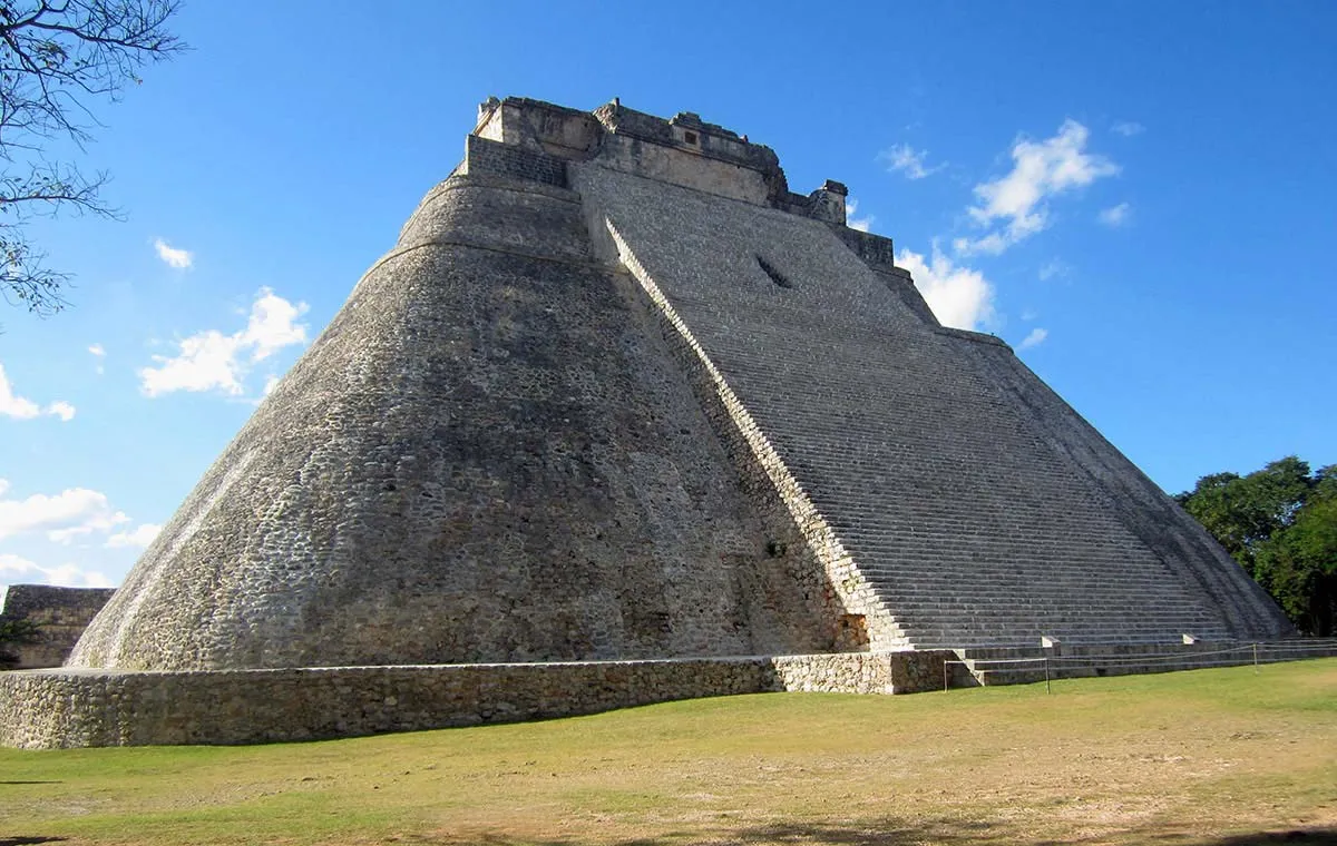 Nota sobre Uxmal, sitio arqueológico en Yucatán