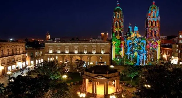 Nota sobre Visitando la Plaza de las Tres Centurias, en Aguascalientes