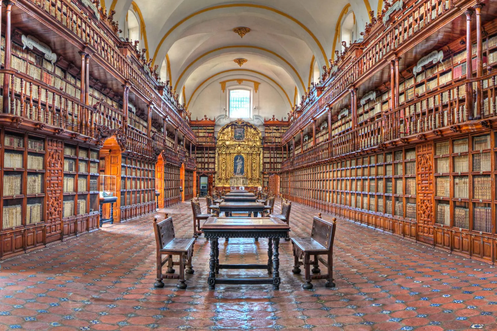 Nota sobre Biblioteca Palafoxiana, un acervo de gran importancia ubicado en Puebla