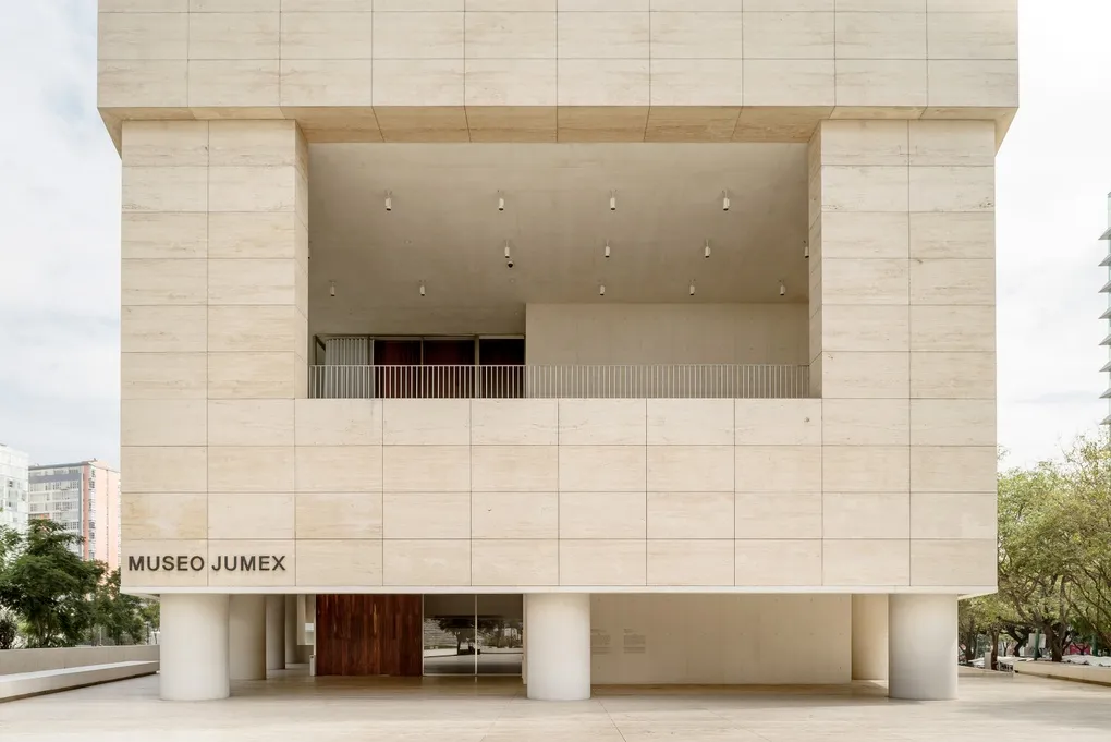 Nota sobre Admirando el arte contemporáneo en el Museo Jumex