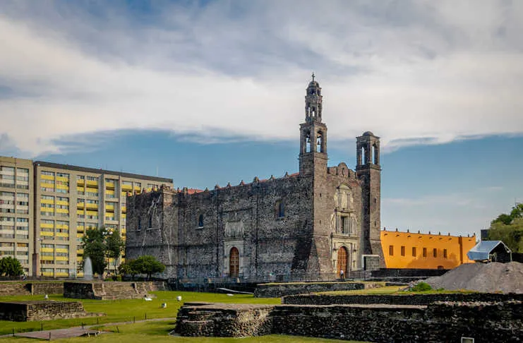 Nota sobre Tlatelolco, un encuentro de tres culturas