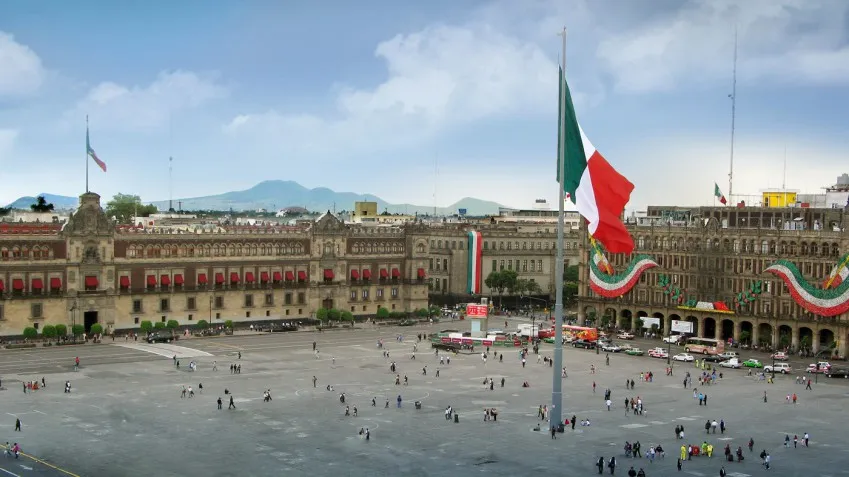 Nota sobre Caminando por el Zócalo de la Ciudad de México