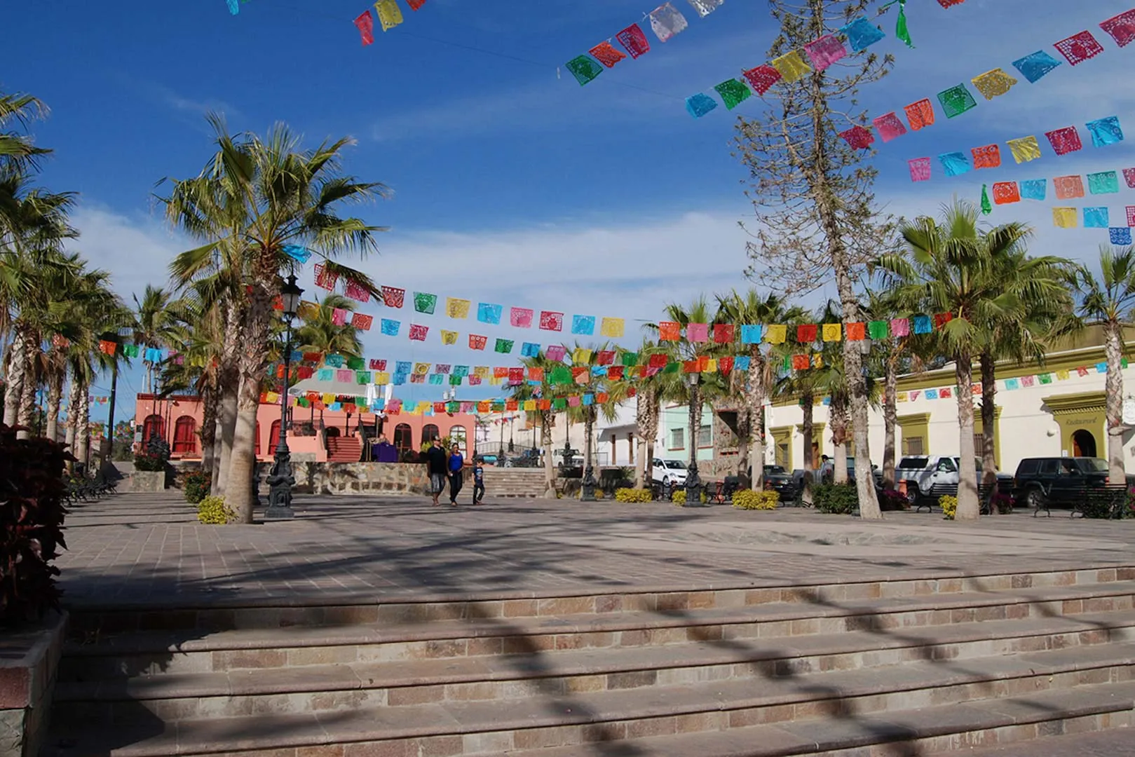Nota sobre Xochimilco, referente turístico colorido en la Ciudad de México