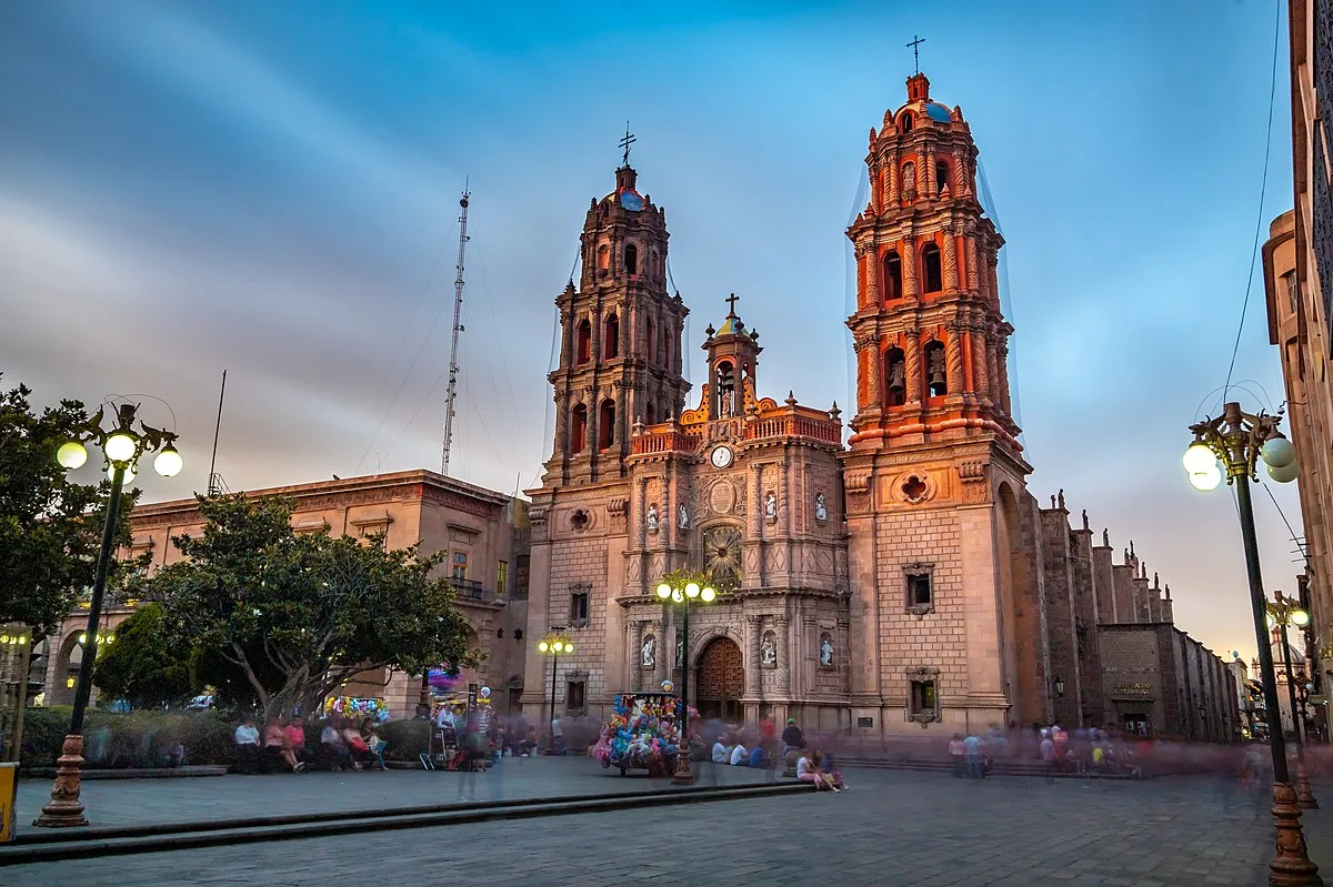 Nota sobre Dolores Hidalgo, Guanajuato, para un paseo corto 