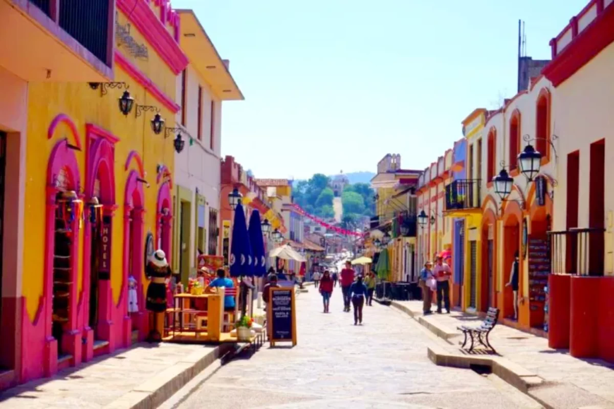 Nota sobre Colorido y folclor en los Pueblos Mágicos de México