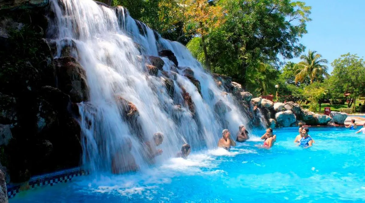 Quítate el calor en los balnearios de Morelos