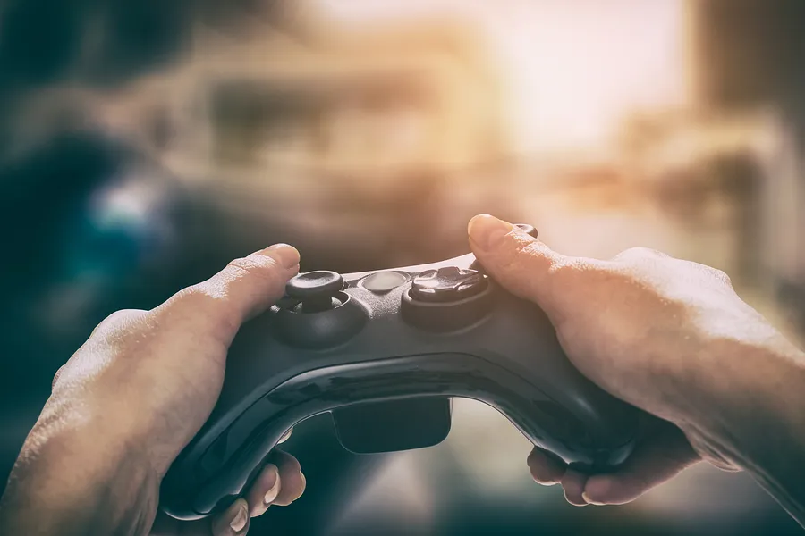 Covid 19: ¿Cómo desinfectar los controles remoto de los videojuegos y de las pantallas de TV?