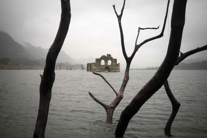La sequía hace aparecer una iglesia colonial del sigo XVI en México La sequía hace aparecer una iglesia colonial del sigo XVI en México